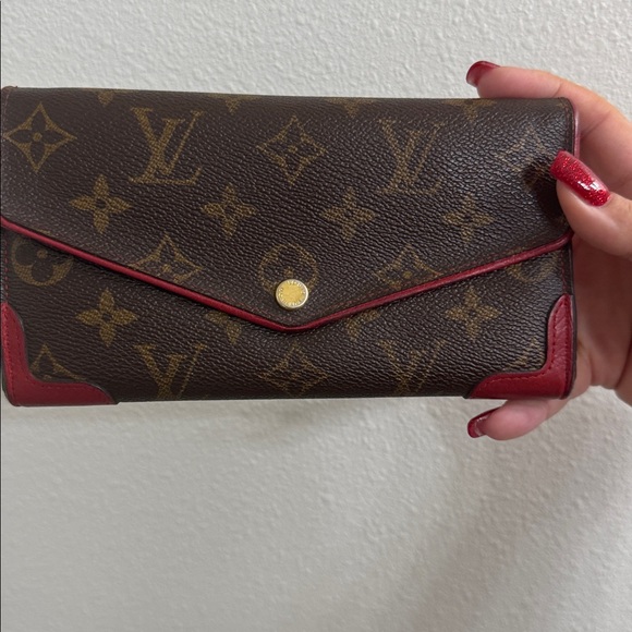 LOUIS VUITTON Portefeuille Sarah Retiro Cerise Monogram Long wallet - Picture 6 of 17